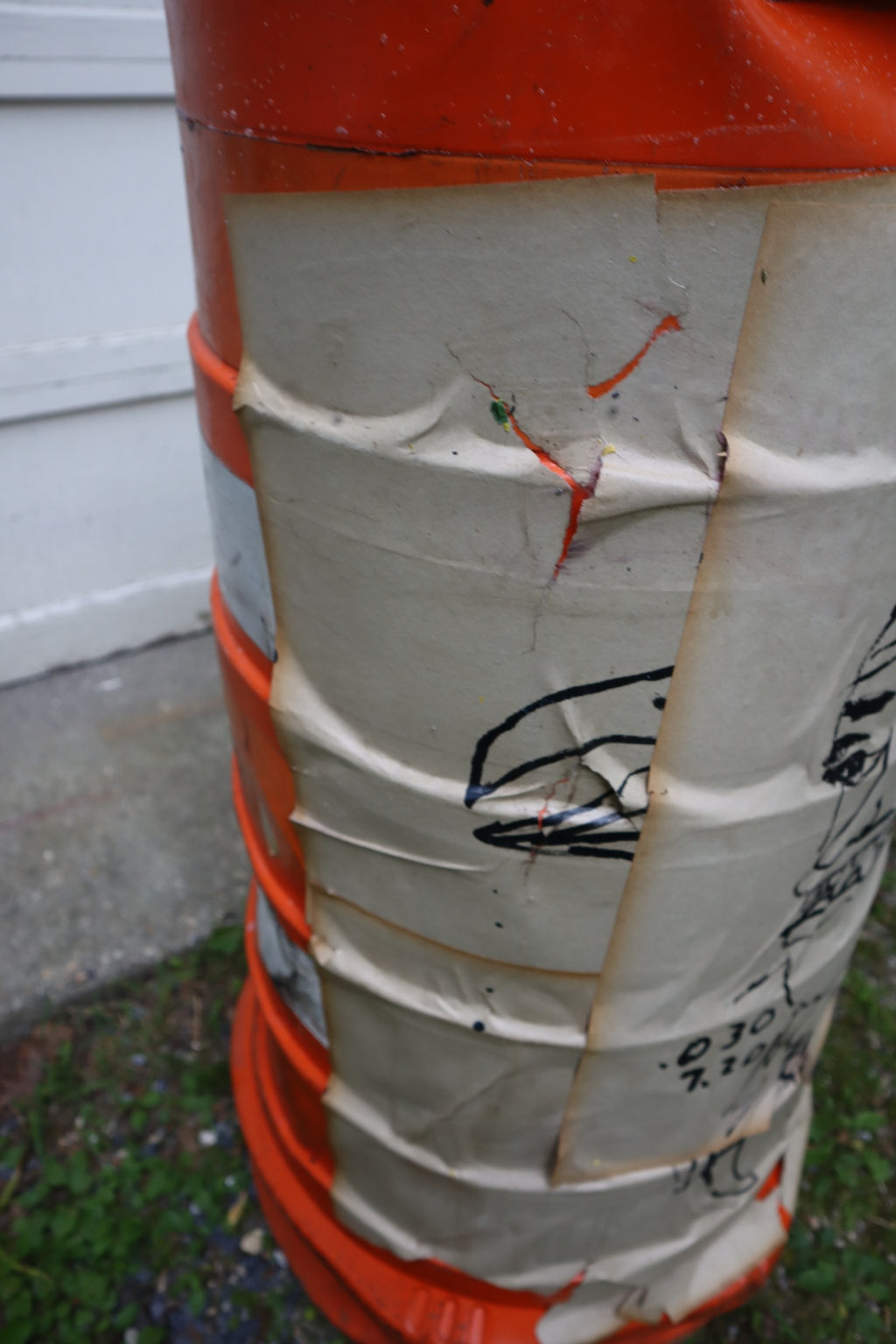DOUBLE-STACKED TRAFFIC BARREL